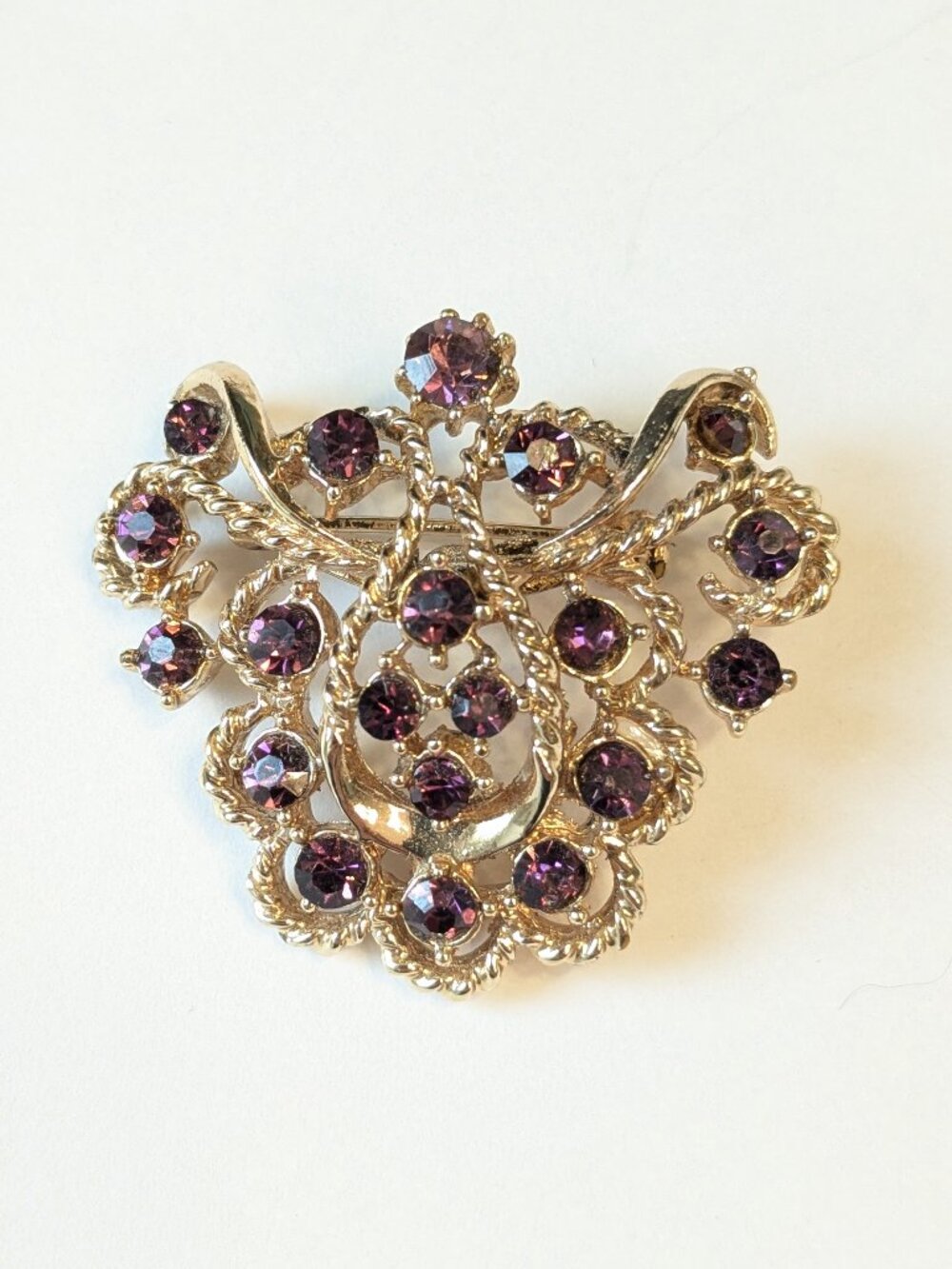Vintage 1930s Art Deco Gold Filigree Brooch with Amethyst Purple Crystals